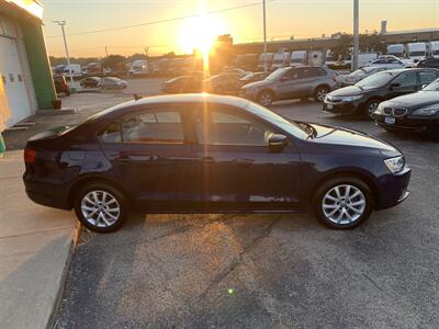 2011 Volkswagen Jetta SE   - Photo 4 - Palatine, IL 60074