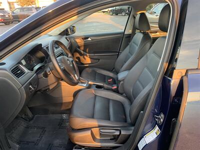 2011 Volkswagen Jetta SE   - Photo 8 - Palatine, IL 60074