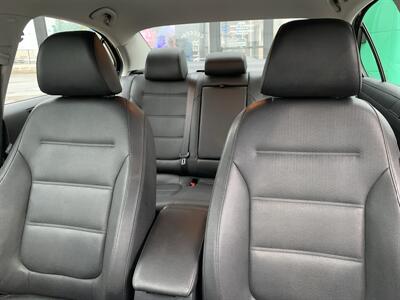 2011 Volkswagen Jetta SE   - Photo 9 - Palatine, IL 60074