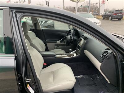 2010 Lexus IS 250   - Photo 37 - Palatine, IL 60074