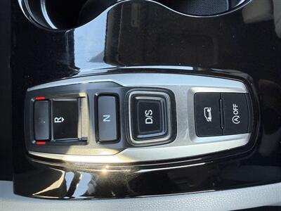 2017 Honda Pilot Touring   - Photo 40 - Palatine, IL 60074