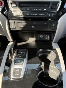 2017 Honda Pilot Touring   - Photo 34 - Palatine, IL 60074