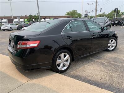 2011 Toyota Camry SE   - Photo 6 - Palatine, IL 60074