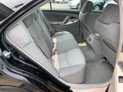 2011 Toyota Camry SE   - Photo 12 - Palatine, IL 60074