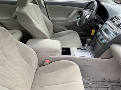 2007 Toyota Camry LE   - Photo 12 - Palatine, IL 60074