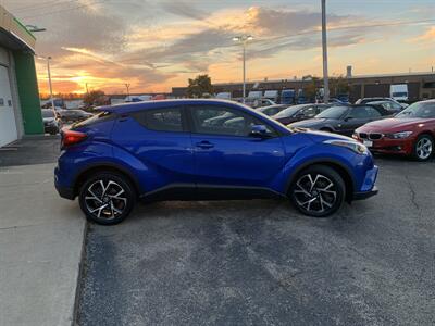 2018 Toyota C-HR XLE   - Photo 6 - Palatine, IL 60074