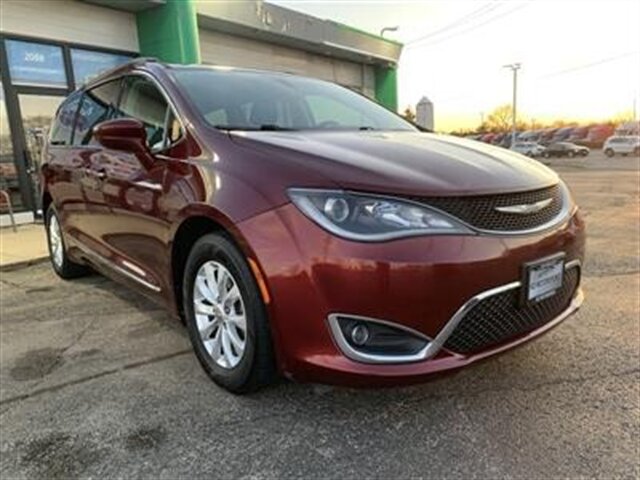 2017 Chrysler Pacifica Touring-L - Photo 3 - Palatine, IL 60074
