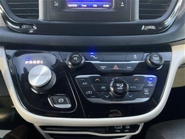 2017 Chrysler Pacifica Touring-L - Photo 30 - Palatine, IL 60074