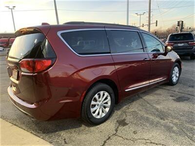 2017 Chrysler Pacifica Touring-L - Photo 5 - Palatine, IL 60074