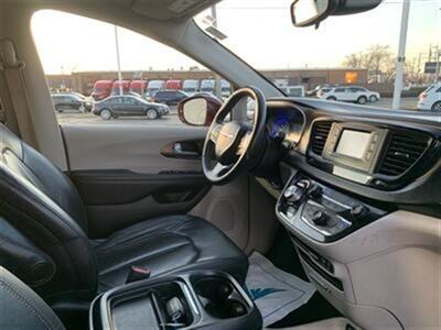 2017 Chrysler Pacifica Touring-L - Photo 16 - Palatine, IL 60074