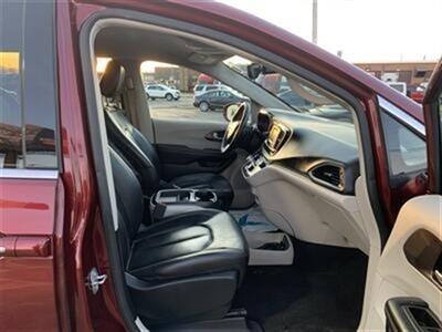 2017 Chrysler Pacifica Touring-L - Photo 12 - Palatine, IL 60074