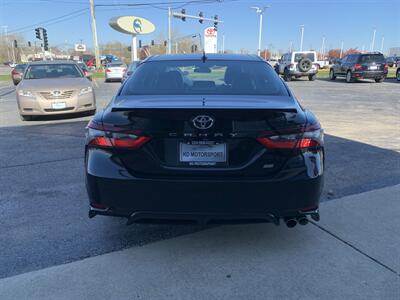 2021 Toyota Camry SE   - Photo 6 - Palatine, IL 60074