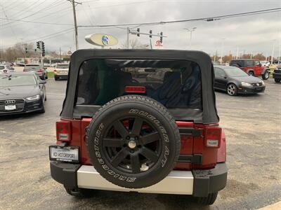 2012 Jeep Wrangler Unlimited Sahara   - Photo 7 - Palatine, IL 60074