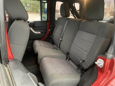 2012 Jeep Wrangler Unlimited Sahara   - Photo 11 - Palatine, IL 60074