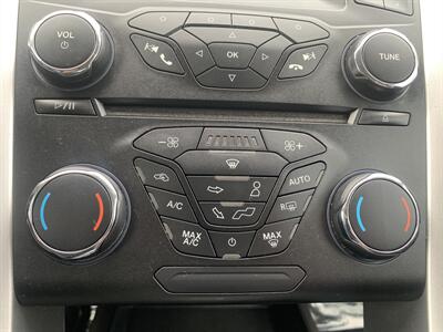 2014 Ford Fusion Hybrid SE   - Photo 22 - Palatine, IL 60074