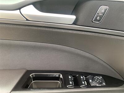2014 Ford Fusion Hybrid SE   - Photo 16 - Palatine, IL 60074