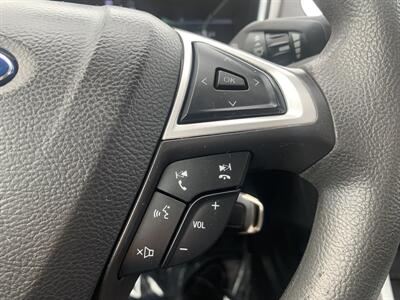 2014 Ford Fusion Hybrid SE   - Photo 20 - Palatine, IL 60074