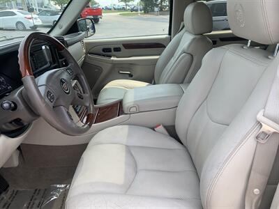 2005 Cadillac Escalade EXT   - Photo 16 - Palatine, IL 60074