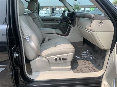 2005 Cadillac Escalade EXT   - Photo 11 - Palatine, IL 60074