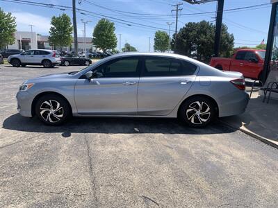 2017 Honda Accord LX - Photo 8 - Palatine, IL 60074