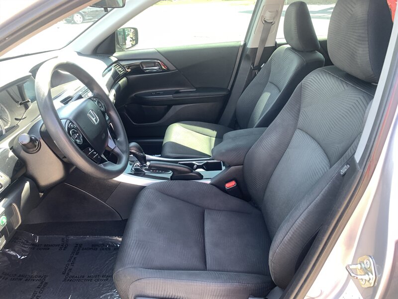 2017 Honda Accord LX - Photo 15 - Palatine, IL 60074