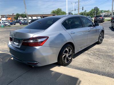 2017 Honda Accord LX - Photo 5 - Palatine, IL 60074