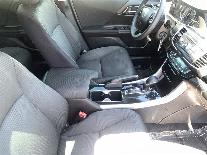 2017 Honda Accord LX - Photo 11 - Palatine, IL 60074