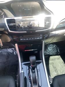 2017 Honda Accord LX - Photo 26 - Palatine, IL 60074