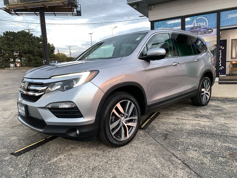 2017 Honda Pilot Touring   - Photo 1 - Palatine, IL 60074