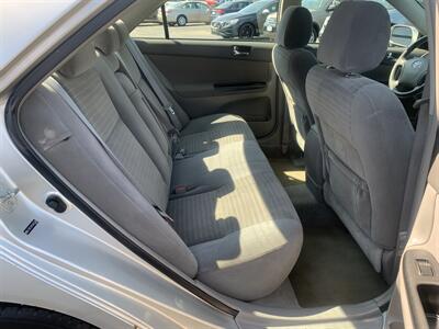 2005 Toyota Camry LE V6   - Photo 11 - Palatine, IL 60074