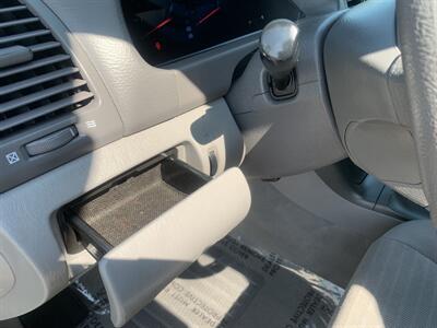 2005 Toyota Camry LE V6   - Photo 16 - Palatine, IL 60074