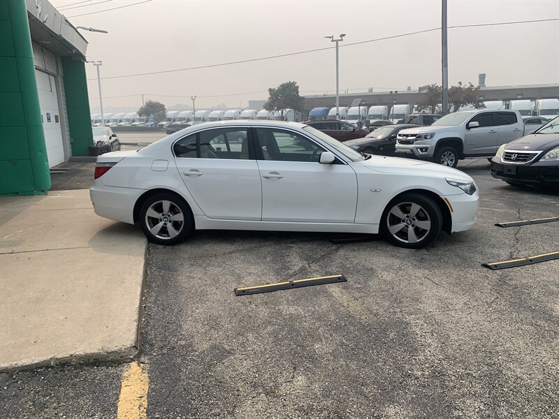 2008 BMW 5 Series 528xi - Photo 4 - Palatine, IL 60074