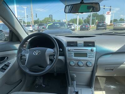 2009 Toyota Camry LE   - Photo 13 - Palatine, IL 60074
