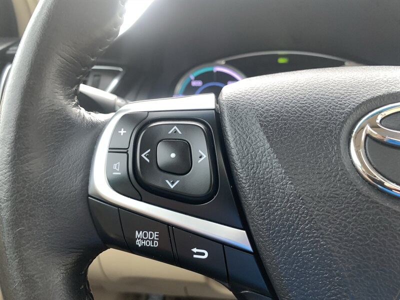 2016 Toyota Camry Hybrid XLE - Photo 22 - Palatine, IL 60074