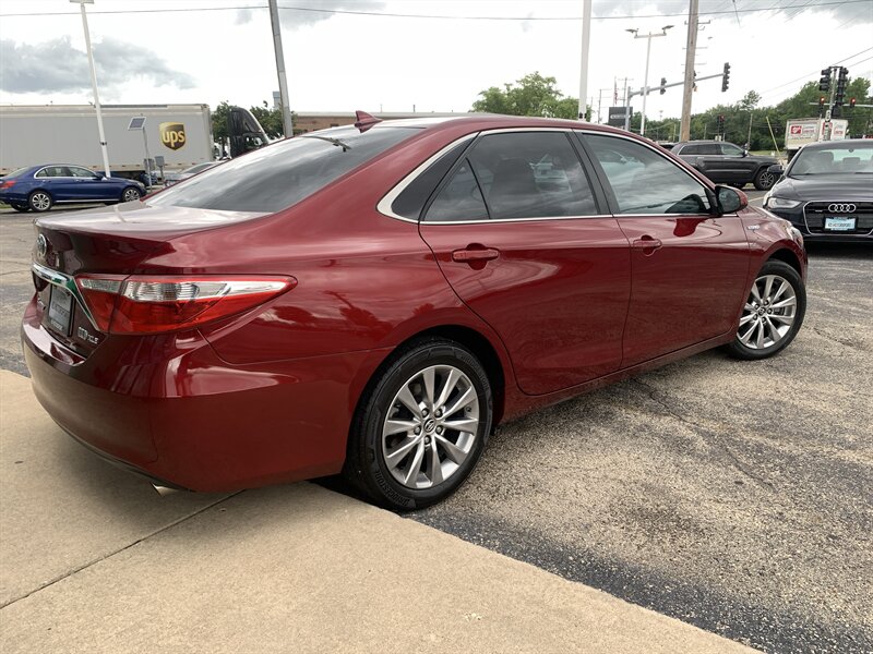 2016 Toyota Camry Hybrid XLE - Photo 5 - Palatine, IL 60074