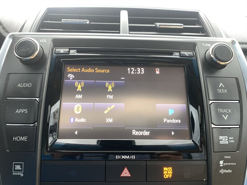 2016 Toyota Camry Hybrid XLE - Photo 23 - Palatine, IL 60074