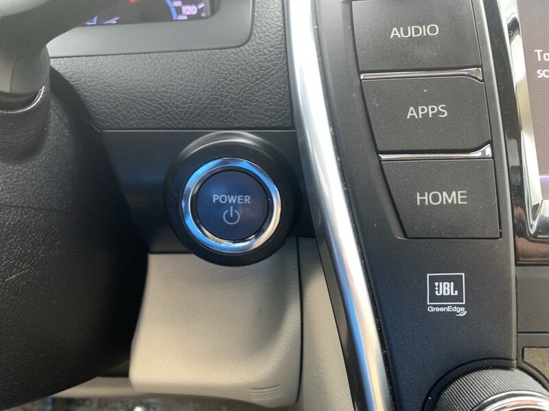 2016 Toyota Camry Hybrid XLE - Photo 25 - Palatine, IL 60074