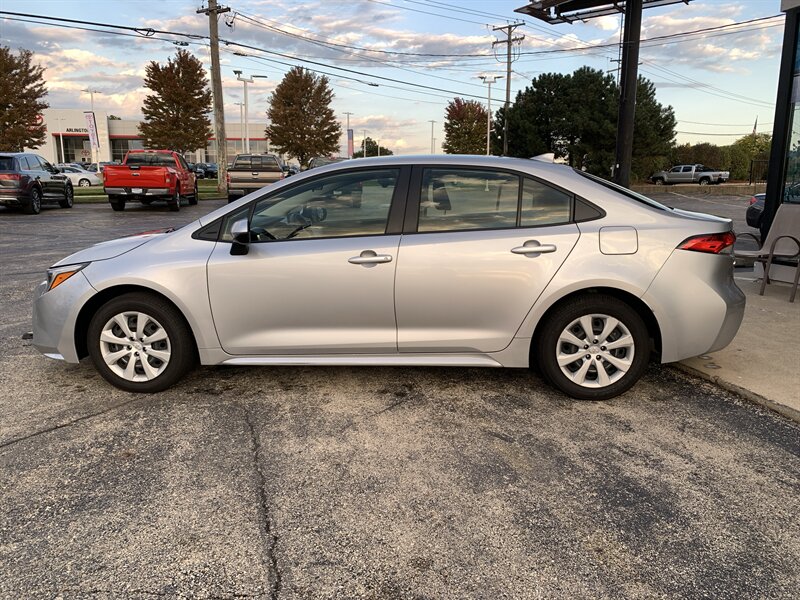 2024 Toyota Corolla Hybrid LE - Photo 8 - Palatine, IL 60074
