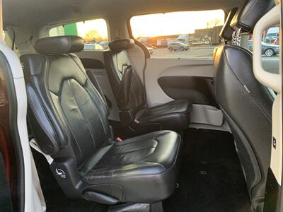 2017 Chrysler Pacifica Touring Plus   - Photo 15 - Palatine, IL 60074