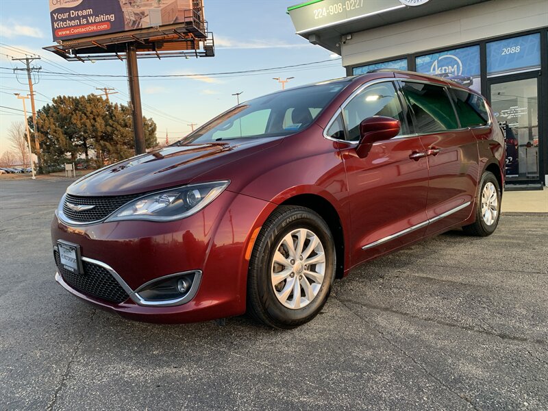 2017 Chrysler Pacifica Touring Plus   - Photo 1 - Palatine, IL 60074