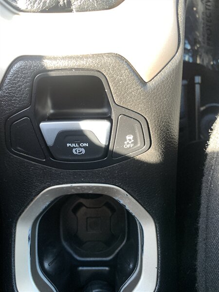 2017 Jeep Renegade Latitude - Photo 31 - Palatine, IL 60074