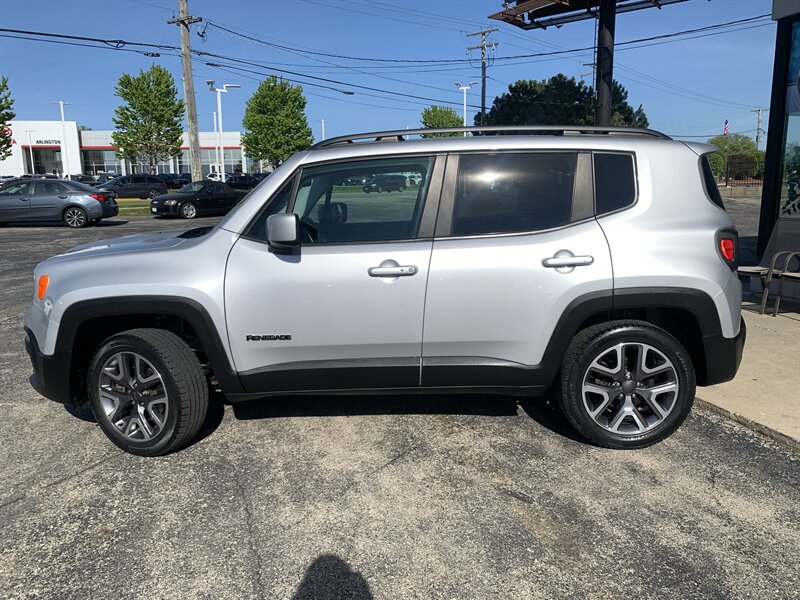 2017 Jeep Renegade Latitude - Photo 8 - Palatine, IL 60074