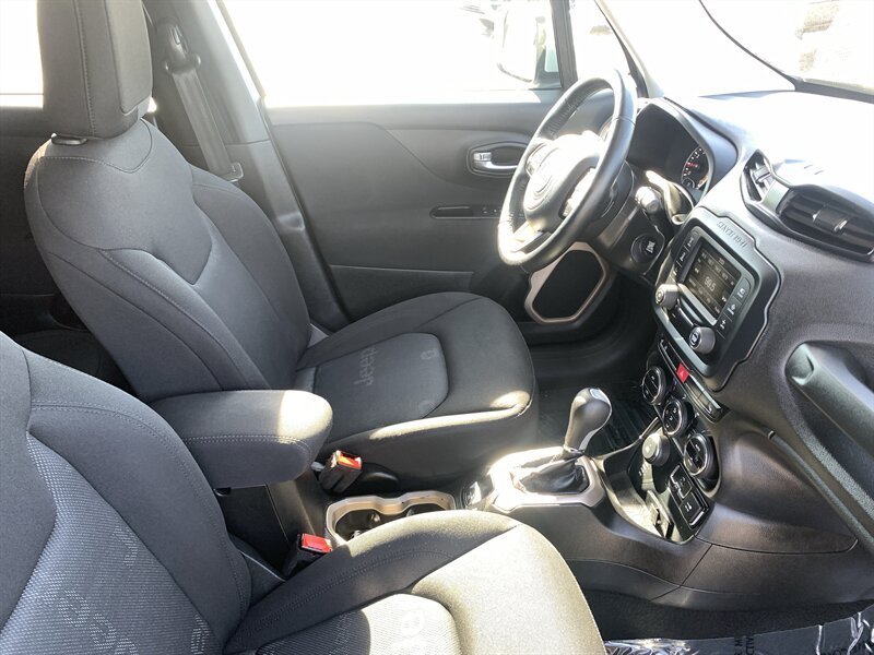 2017 Jeep Renegade Latitude - Photo 13 - Palatine, IL 60074