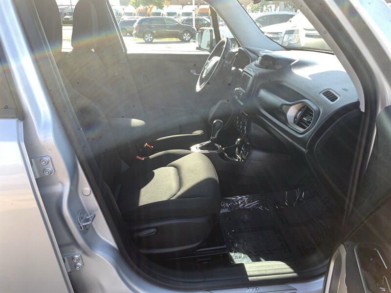 2017 Jeep Renegade Latitude - Photo 12 - Palatine, IL 60074
