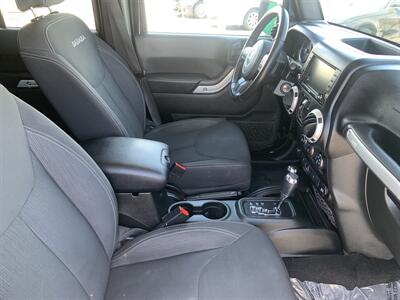 2018 Jeep Wrangler JK Unlimited Sahara   - Photo 15 - Palatine, IL 60074