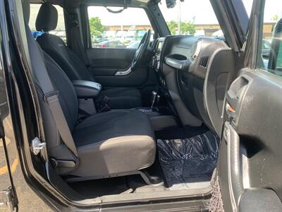 2018 Jeep Wrangler JK Unlimited Sahara   - Photo 14 - Palatine, IL 60074