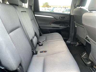 2018 Toyota Highlander LE - Photo 18 - Palatine, IL 60074