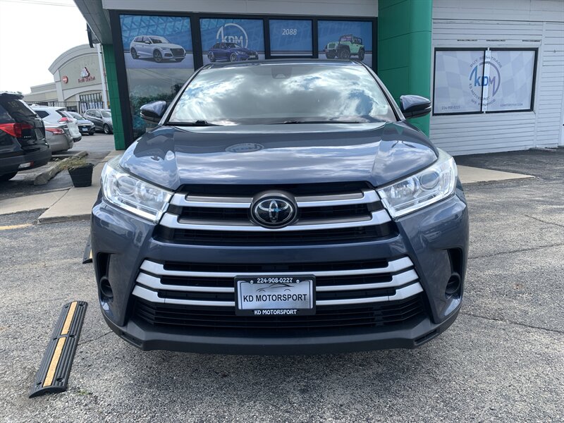 2018 Toyota Highlander LE - Photo 2 - Palatine, IL 60074