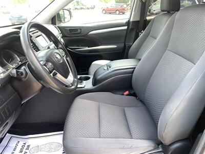2018 Toyota Highlander LE - Photo 12 - Palatine, IL 60074