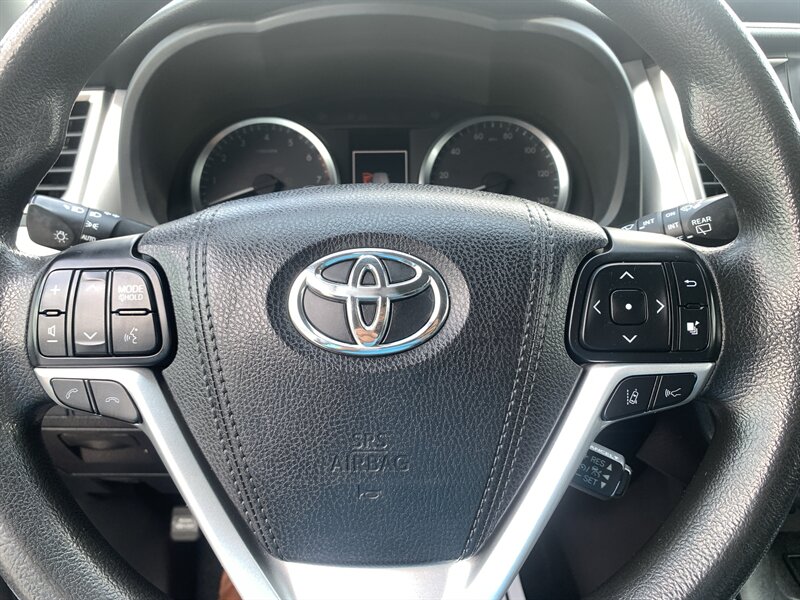 2018 Toyota Highlander LE - Photo 23 - Palatine, IL 60074